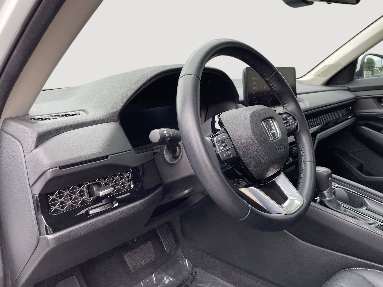 Used 2023 Honda Accord Touring image 25