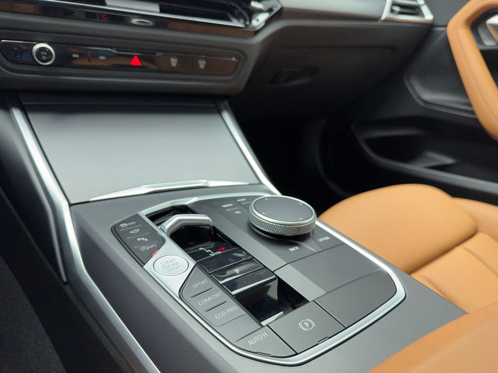 Used 2025 BMW 230i Coupe w/ Premium Package RWD image 32