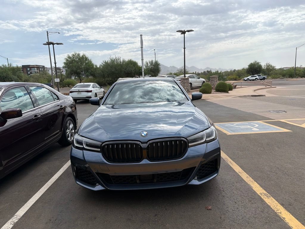Used 2023 BMW 540i w/ Executive Package RWD image 2