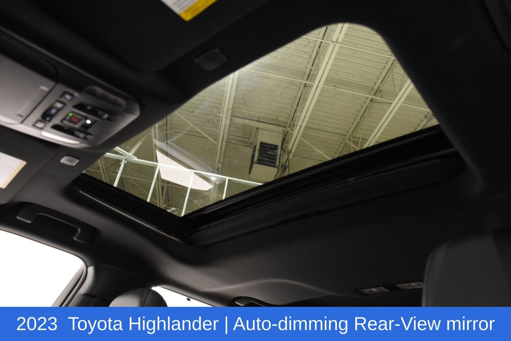 Used 2023 Toyota Highlander XSE image 28