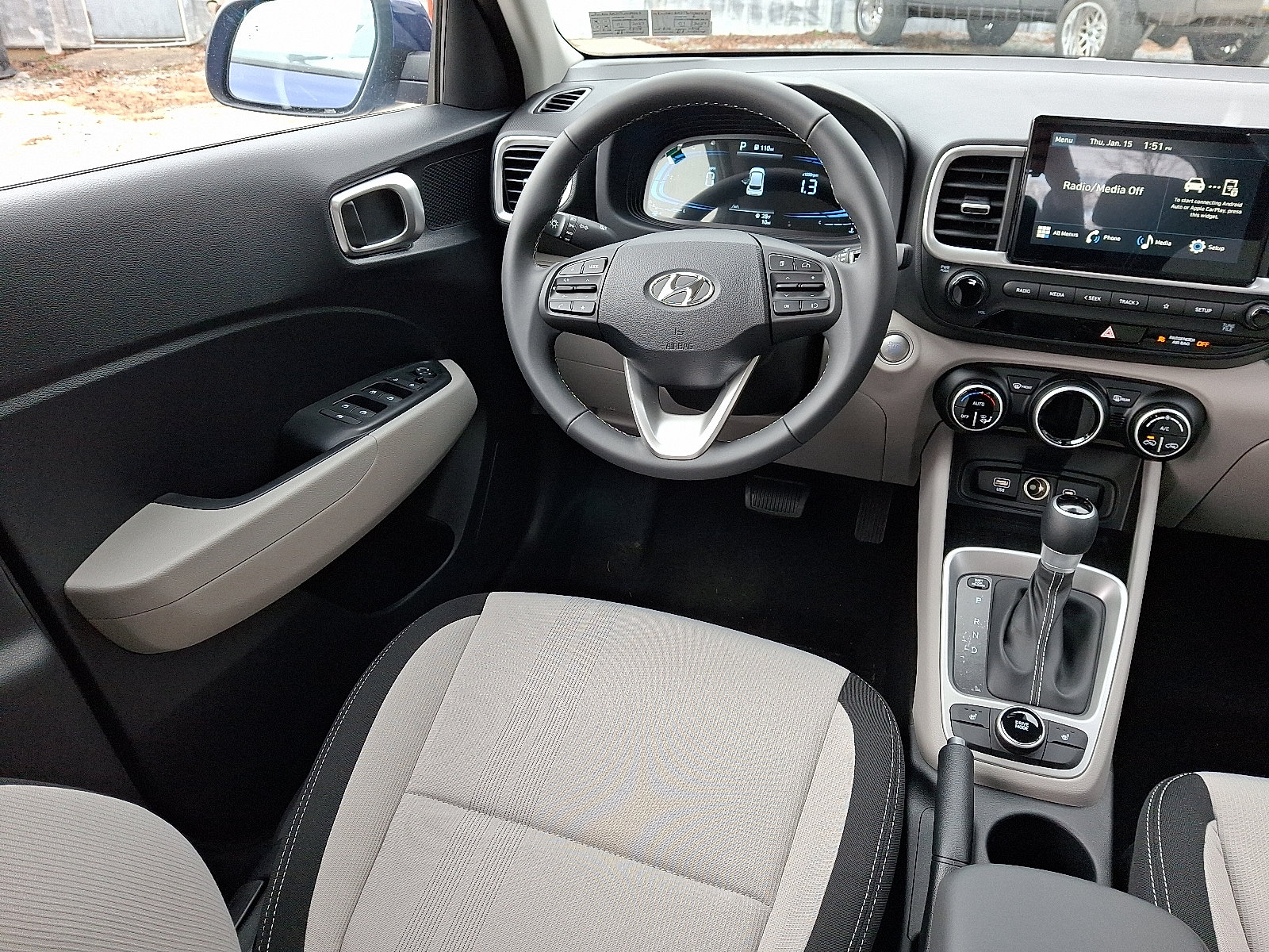 New 2026 Hyundai Venue SEL FWD image 9