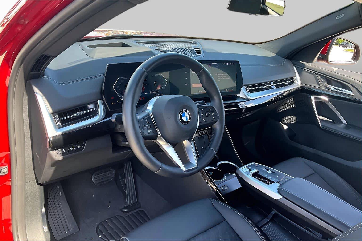 Used 2026 BMW X2 xDrive28i AWD/4WD image 16