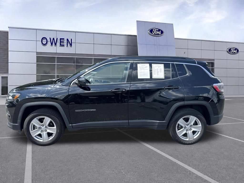 Used 2022 Jeep Compass Latitude w/ Convenience Group AWD/4WD image 2