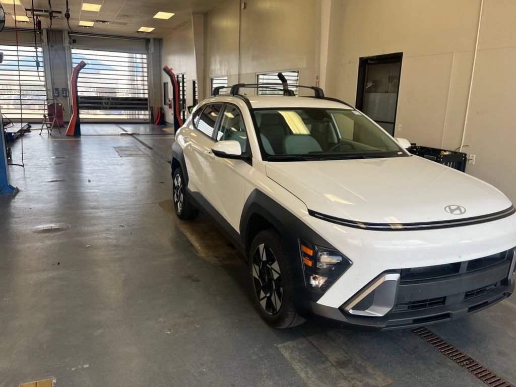 Used 2025 Hyundai Kona SEL AWD/4WD image 1