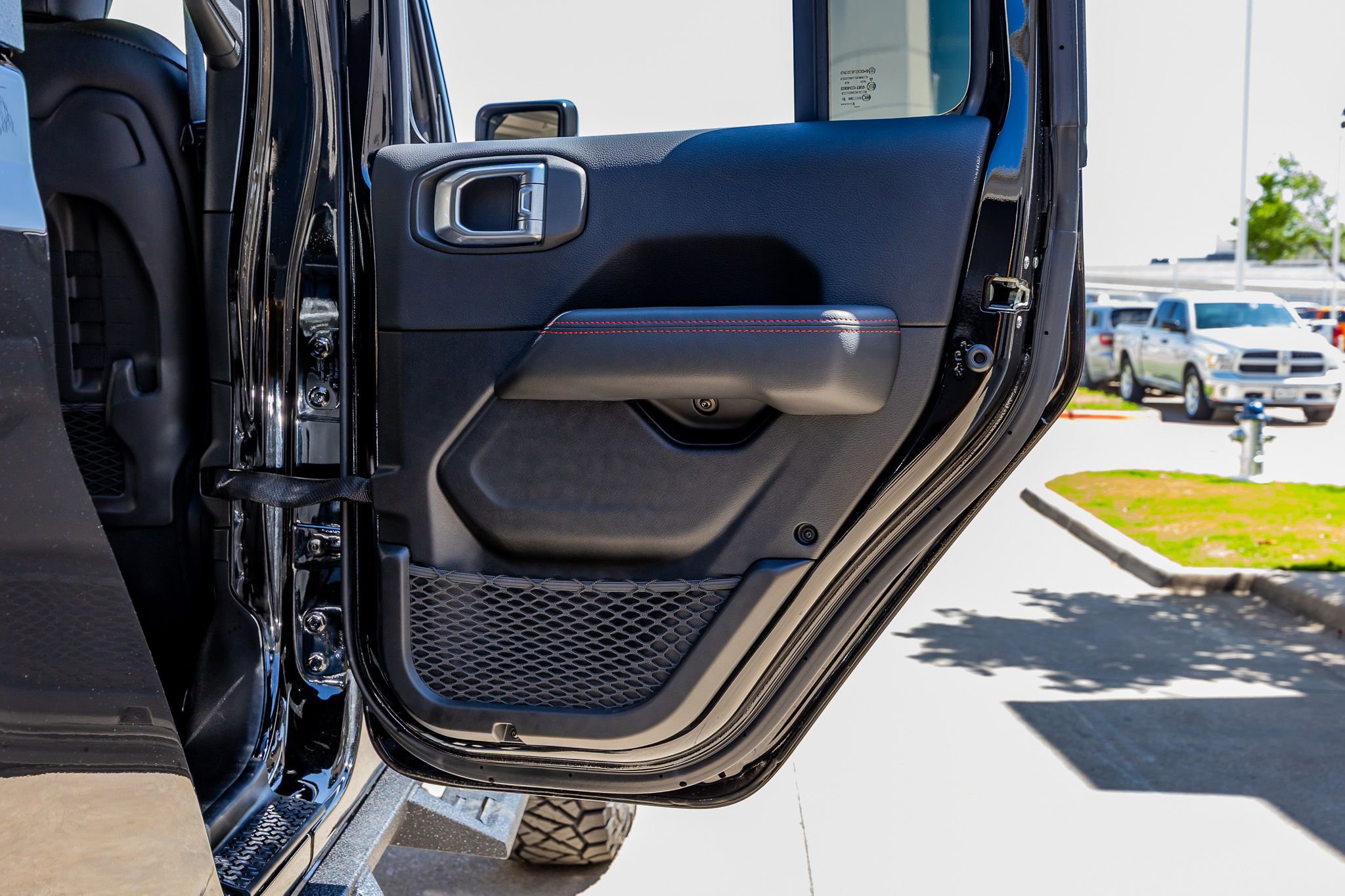 Used 2023 Jeep Gladiator Rubicon w/ LED Lighting Group AWD/4WD image 38