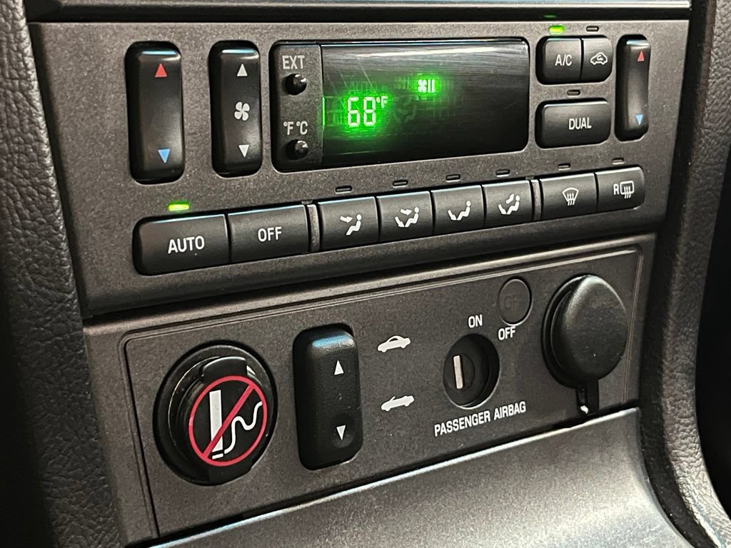 Used 2003 Ford Thunderbird RWD image 8
