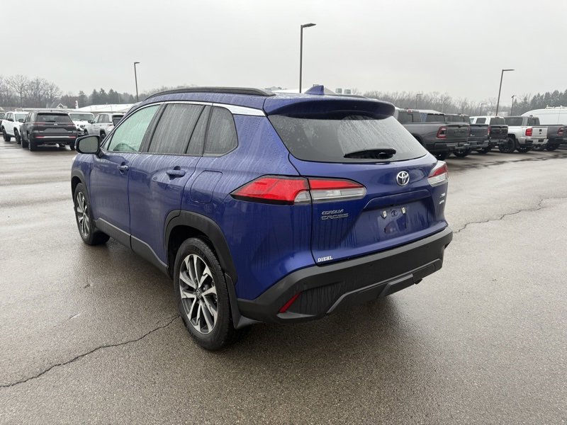 Used 2024 Toyota Corolla Cross XLE image 8