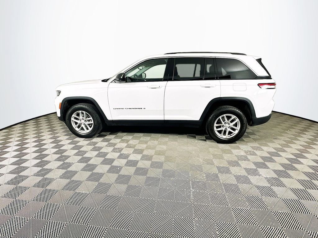 Certified 2023 Jeep Grand Cherokee Laredo image 6