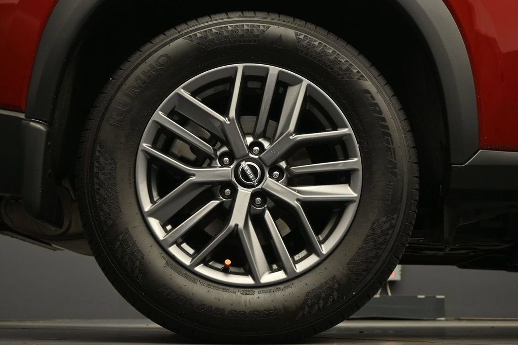 Used 2025 Nissan Rogue S FWD image 12
