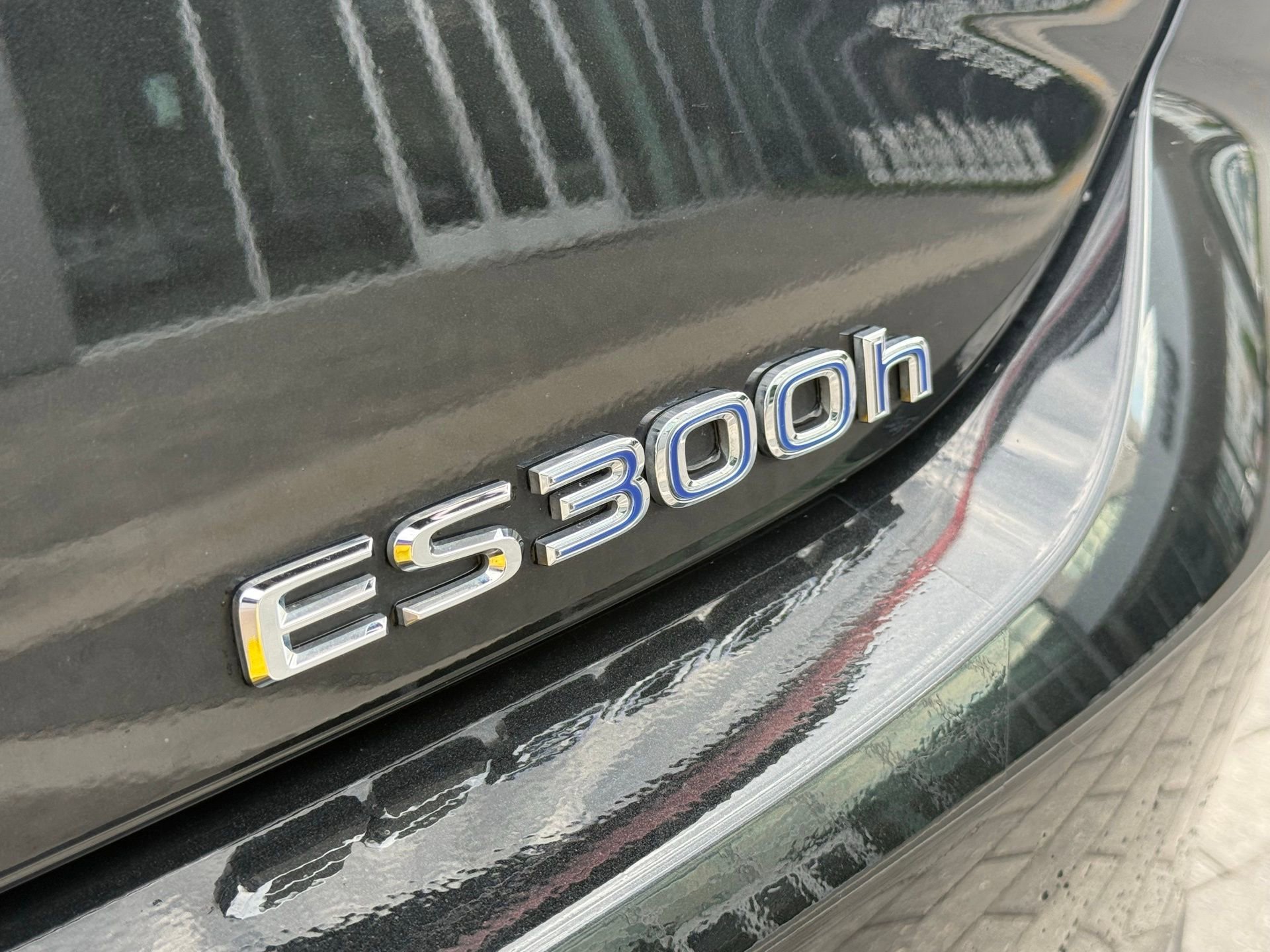 Used 2020 Lexus ES 300h w/ Premium Package FWD image 14