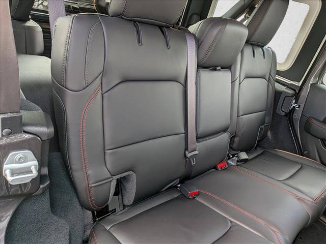 Certified 2025 Jeep Wrangler Unlimited Rubicon AWD/4WD image 18
