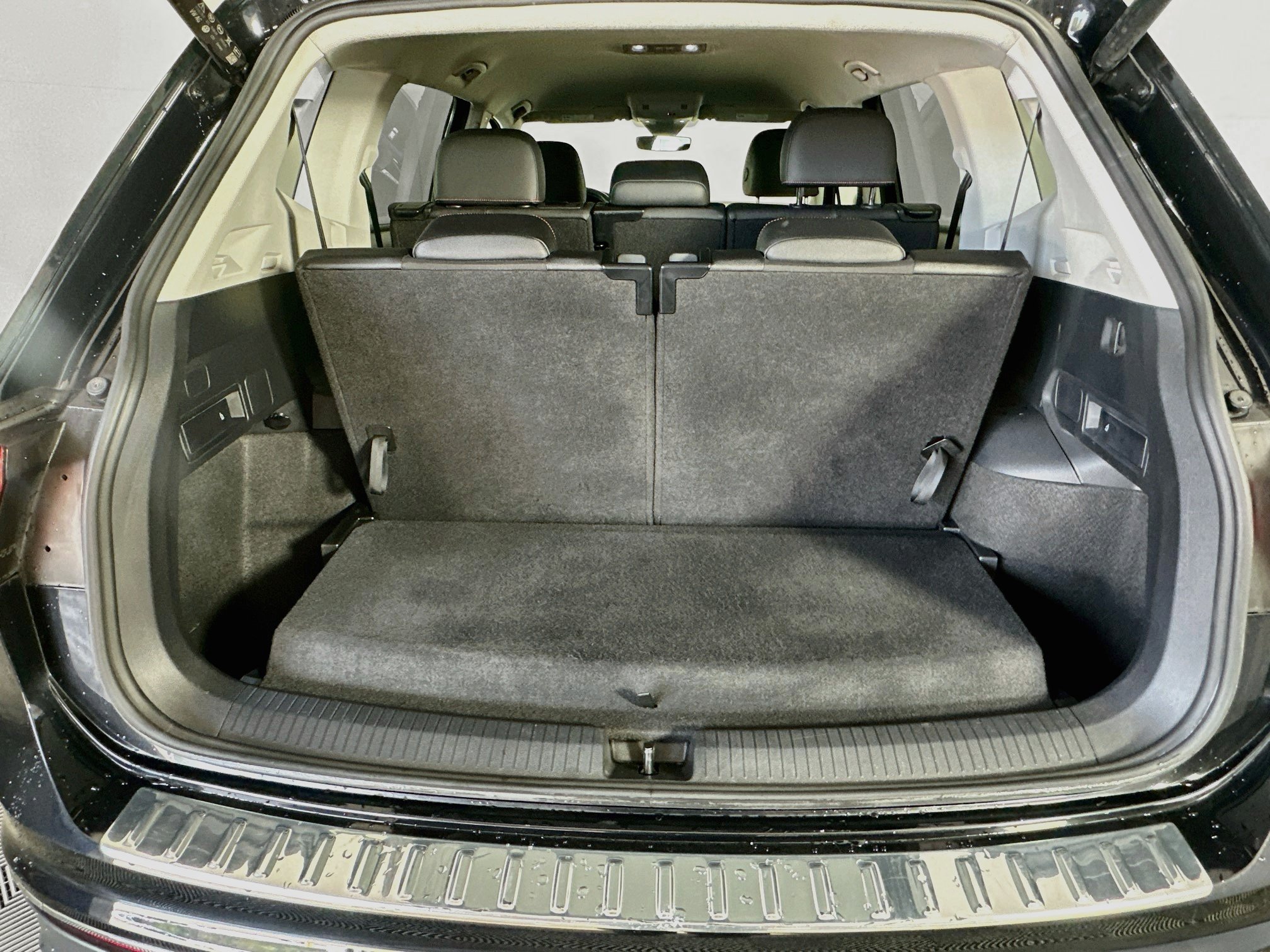 Used 2024 Volkswagen Tiguan Wolfsburg Edition FWD image 27