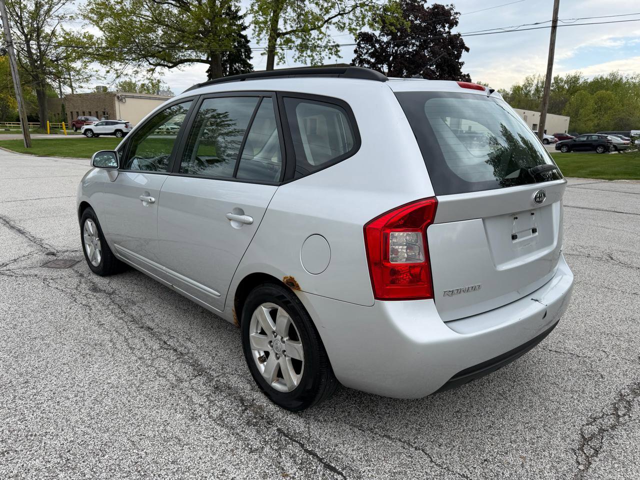 Used 2008 Kia Rondo LX FWD image 7