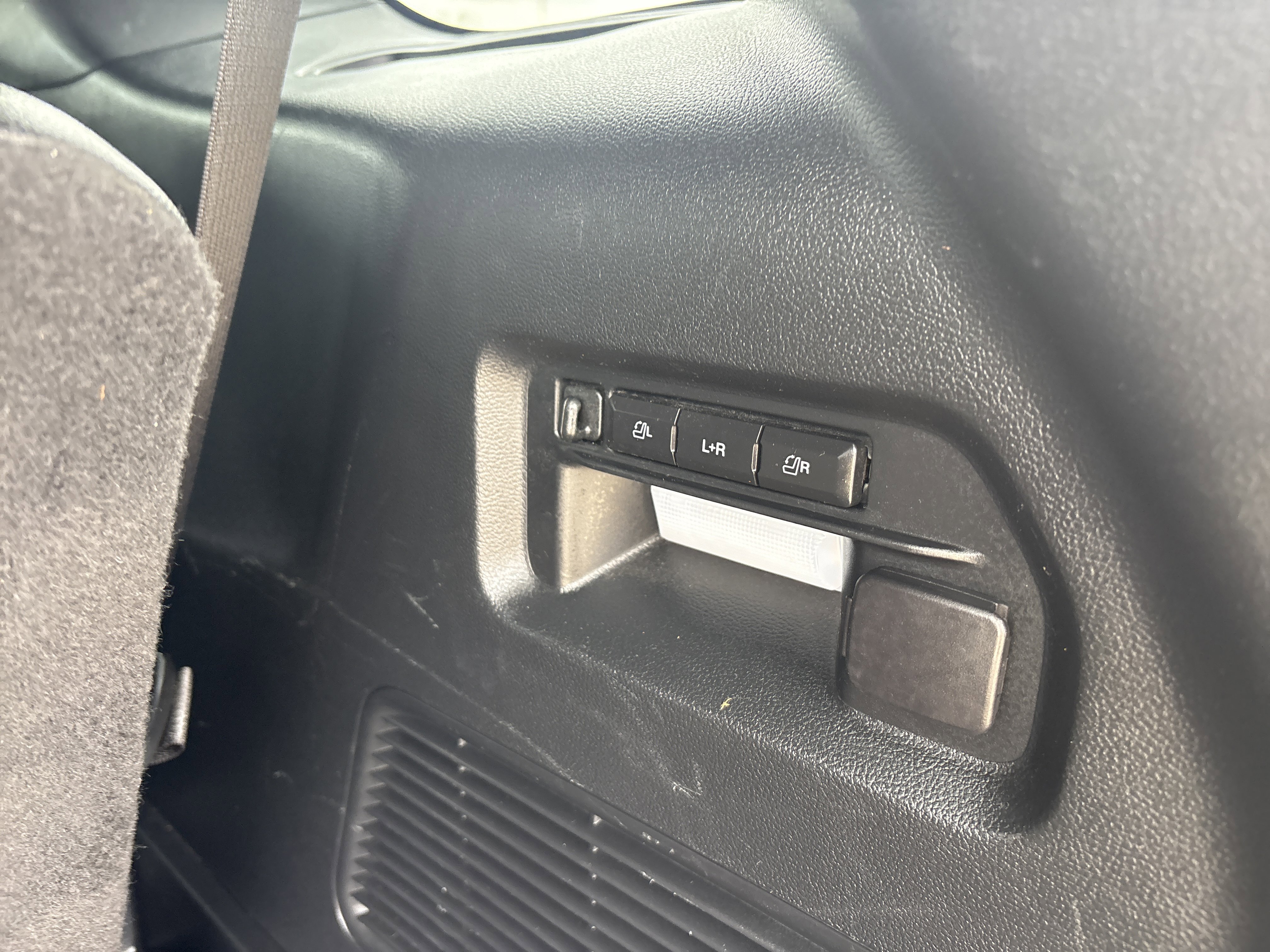 Used 2022 Ford Explorer ST w/ Equipment Group 401A AWD/4WD image 8