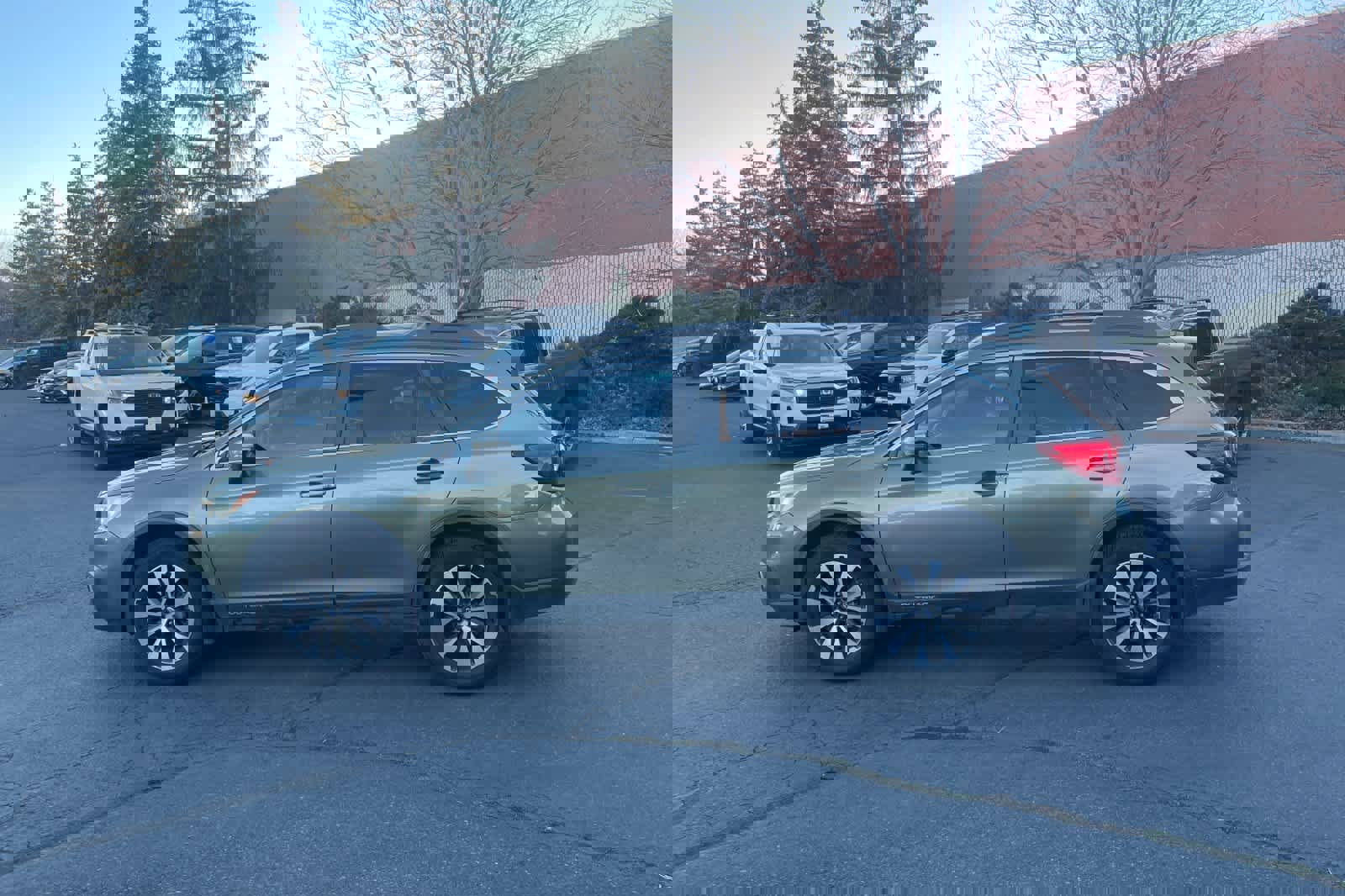 Used 2016 Subaru Outback 3.6R Limited image 5