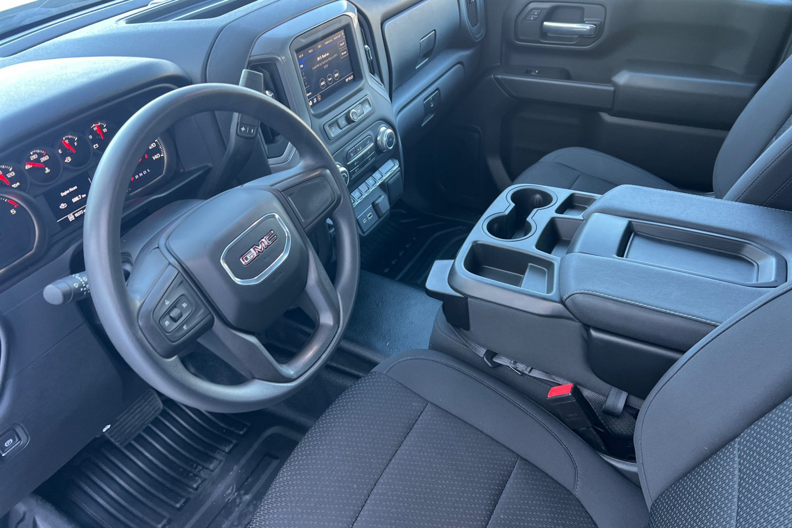 Used 2022 GMC Sierra 2500 Pro w/ Gooseneck/5TH Wheel Package AWD/4WD image 7