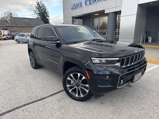Used 2022 Jeep Grand Cherokee Overland w/ Luxury Tech Group IV image 2