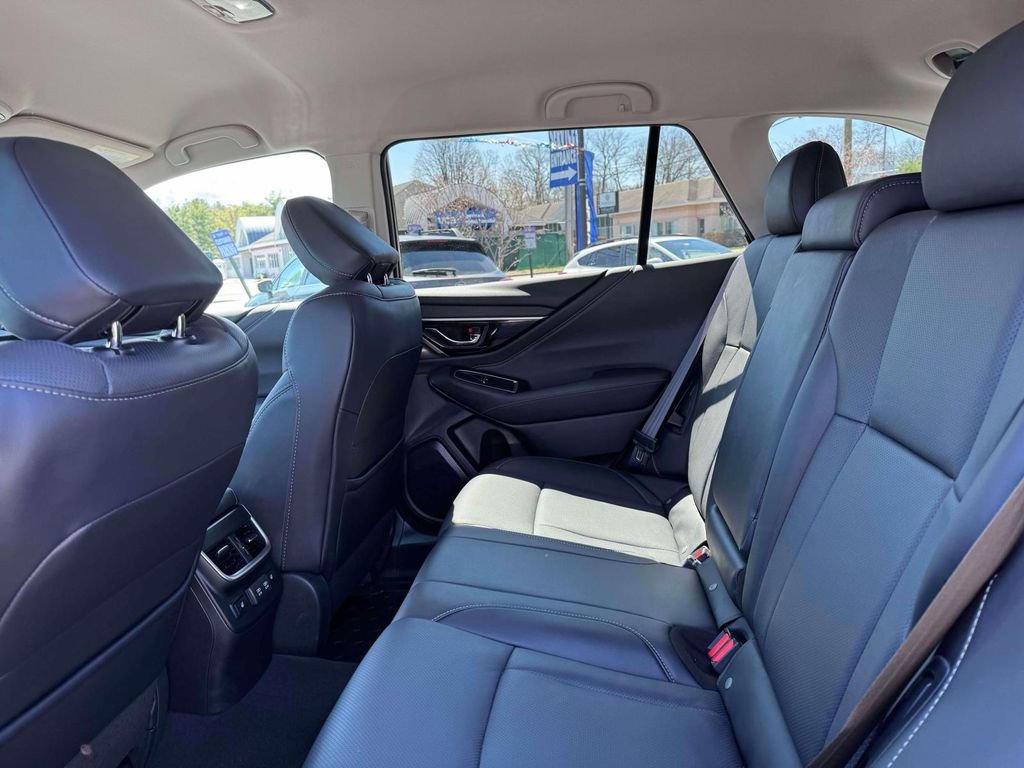Used 2022 Subaru Outback Limited image 15