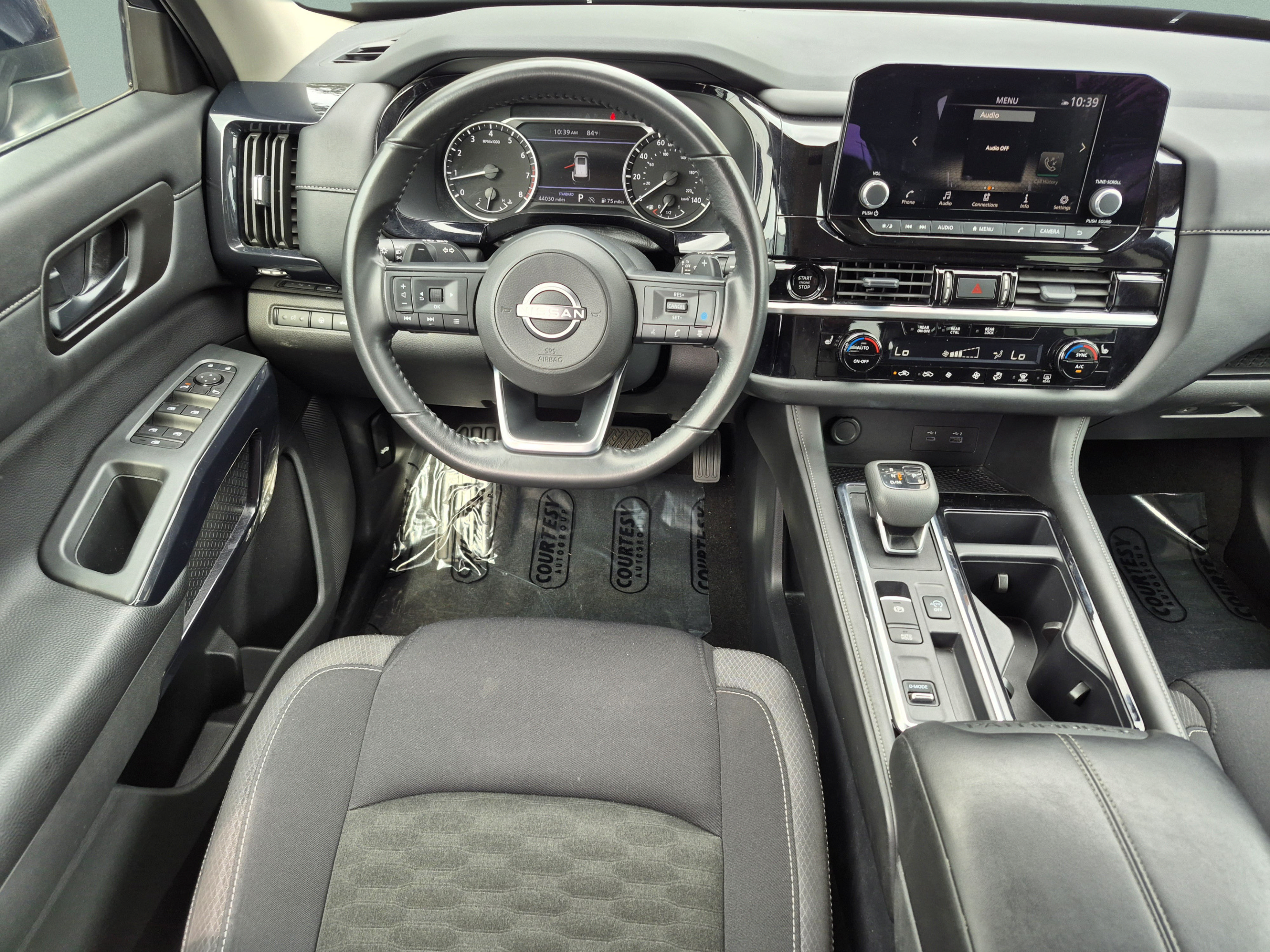 Certified 2025 Nissan Pathfinder SV FWD image 14