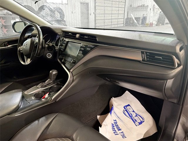 Used 2019 Toyota Camry L image 12
