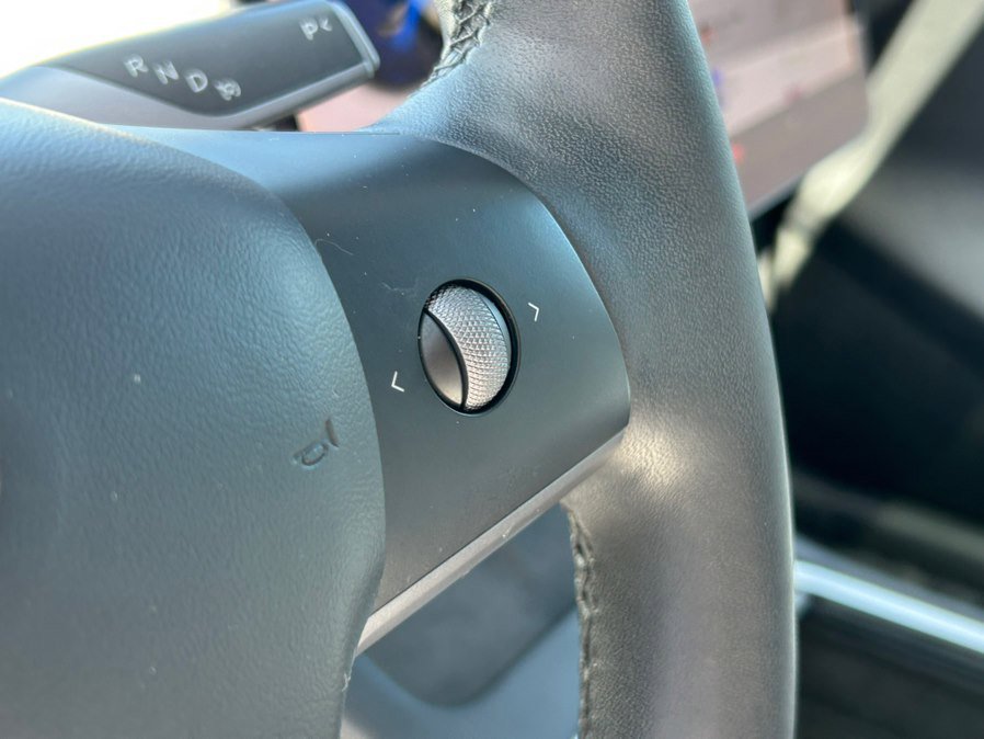 Used 2021 Tesla Model Y Long Range image 26