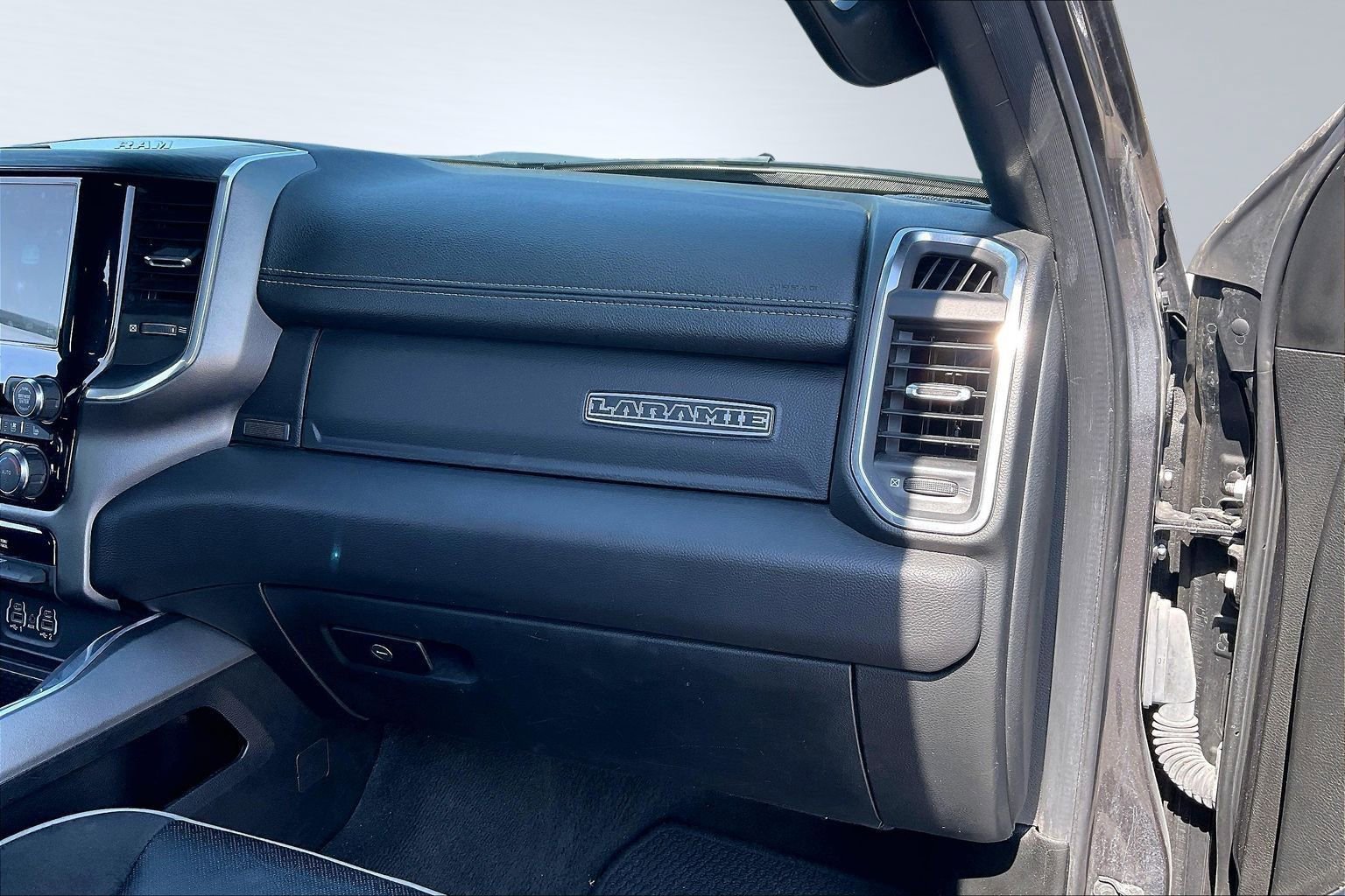 Used 2024 RAM 1500 Laramie image 15