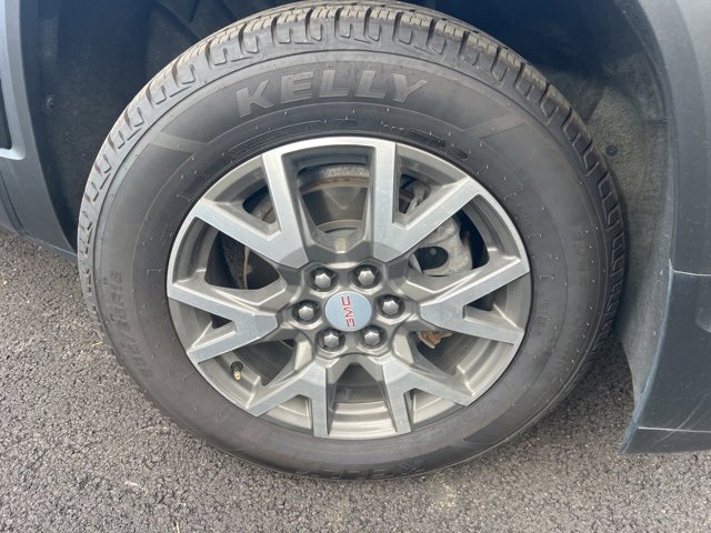 Used 2023 GMC Acadia SLE w/ Driver Convenience Package image 10