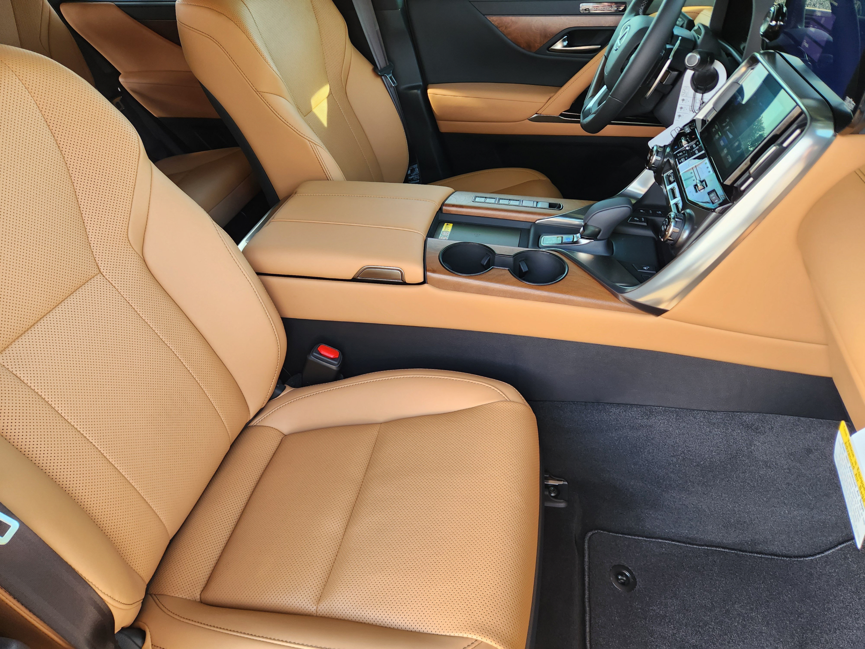 New 2026 Lexus LX 700h Luxury AWD/4WD image 6