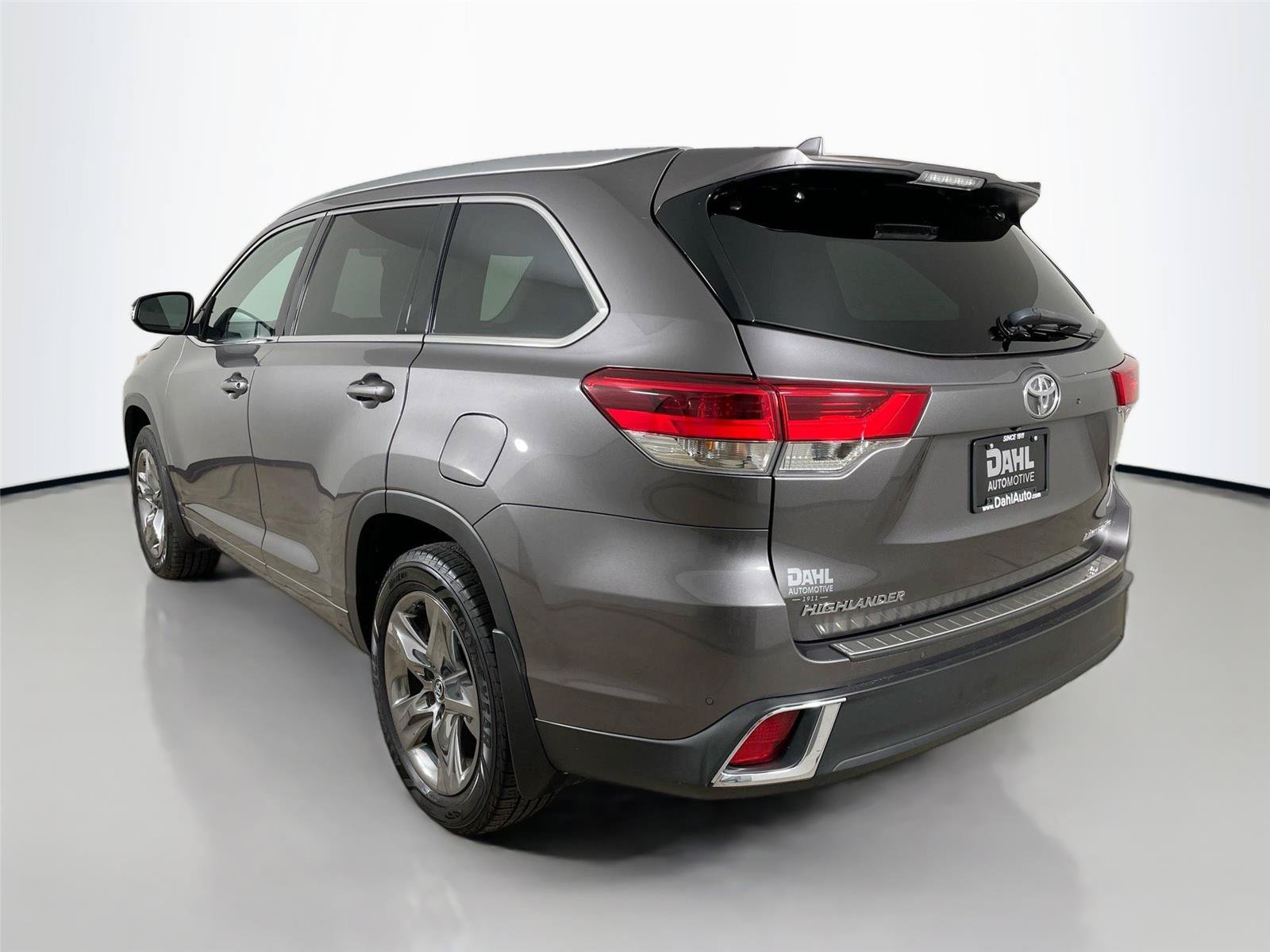 Used 2019 Toyota Highlander Limited Platinum AWD/4WD image 10