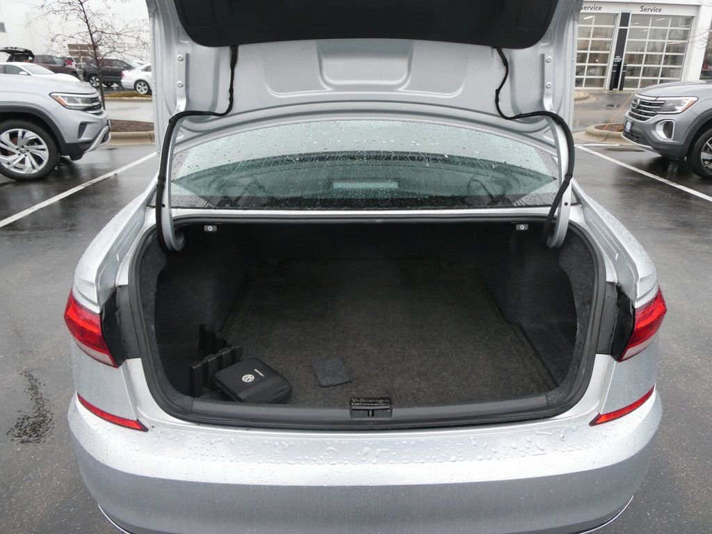 Used 2020 Volkswagen Passat 2.0T SE image 21