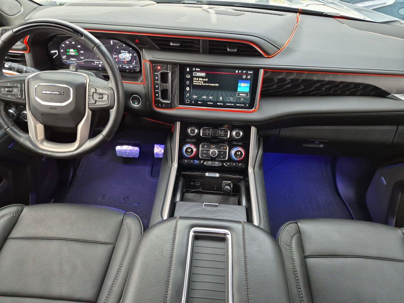 Used 2024 GMC Yukon Denali w/ Advanced Technology Package AWD/4WD image 13