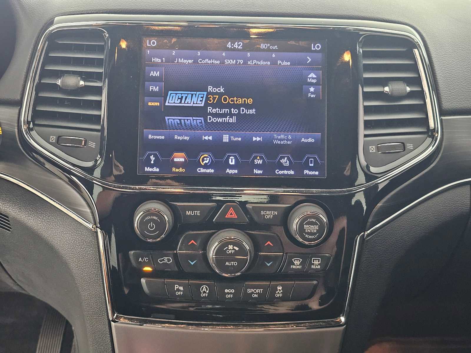 Used 2019 Jeep Grand Cherokee Limited image 25