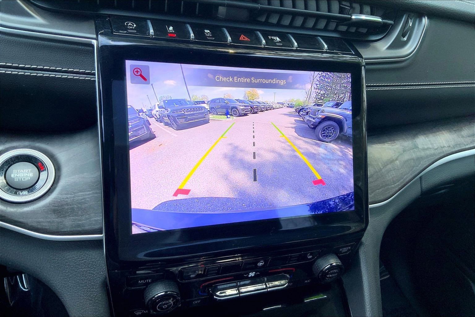 Certified 2023 Jeep Grand Cherokee L Limited AWD/4WD image 24