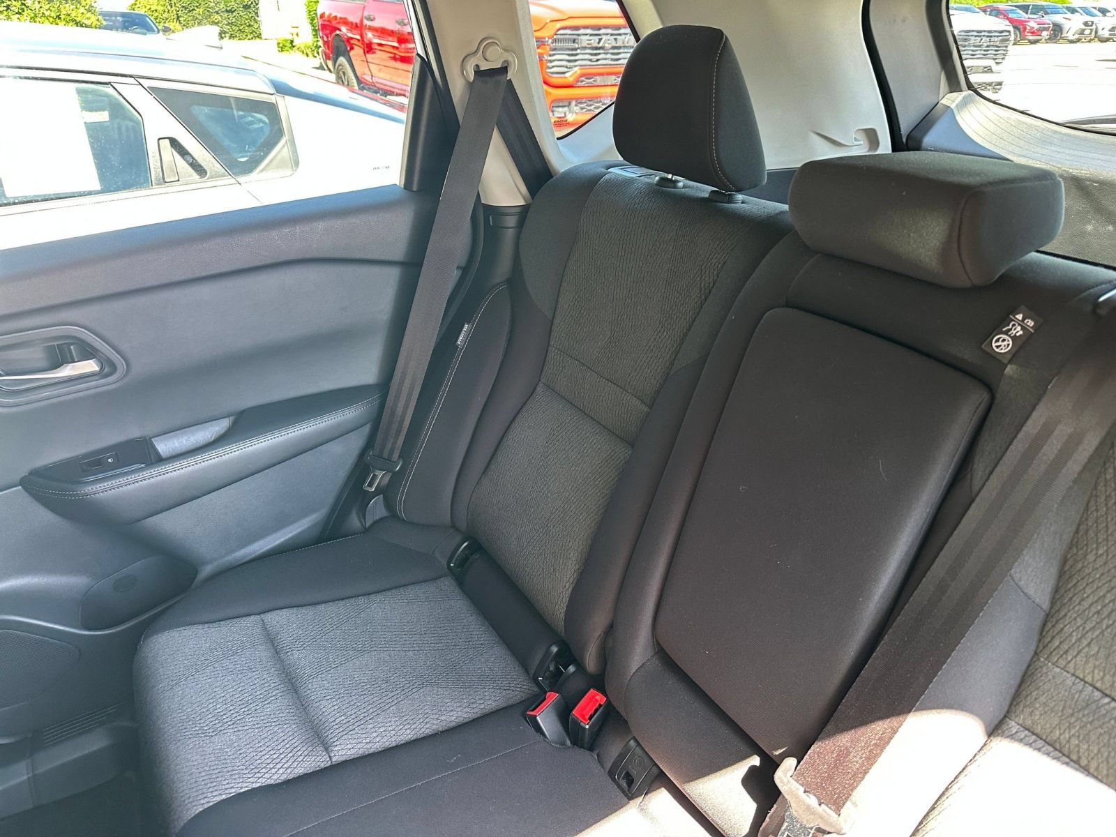 Used 2025 Nissan Rogue SV AWD/4WD image 40
