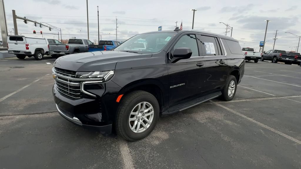 Used 2023 Chevrolet Suburban LT RWD image 4