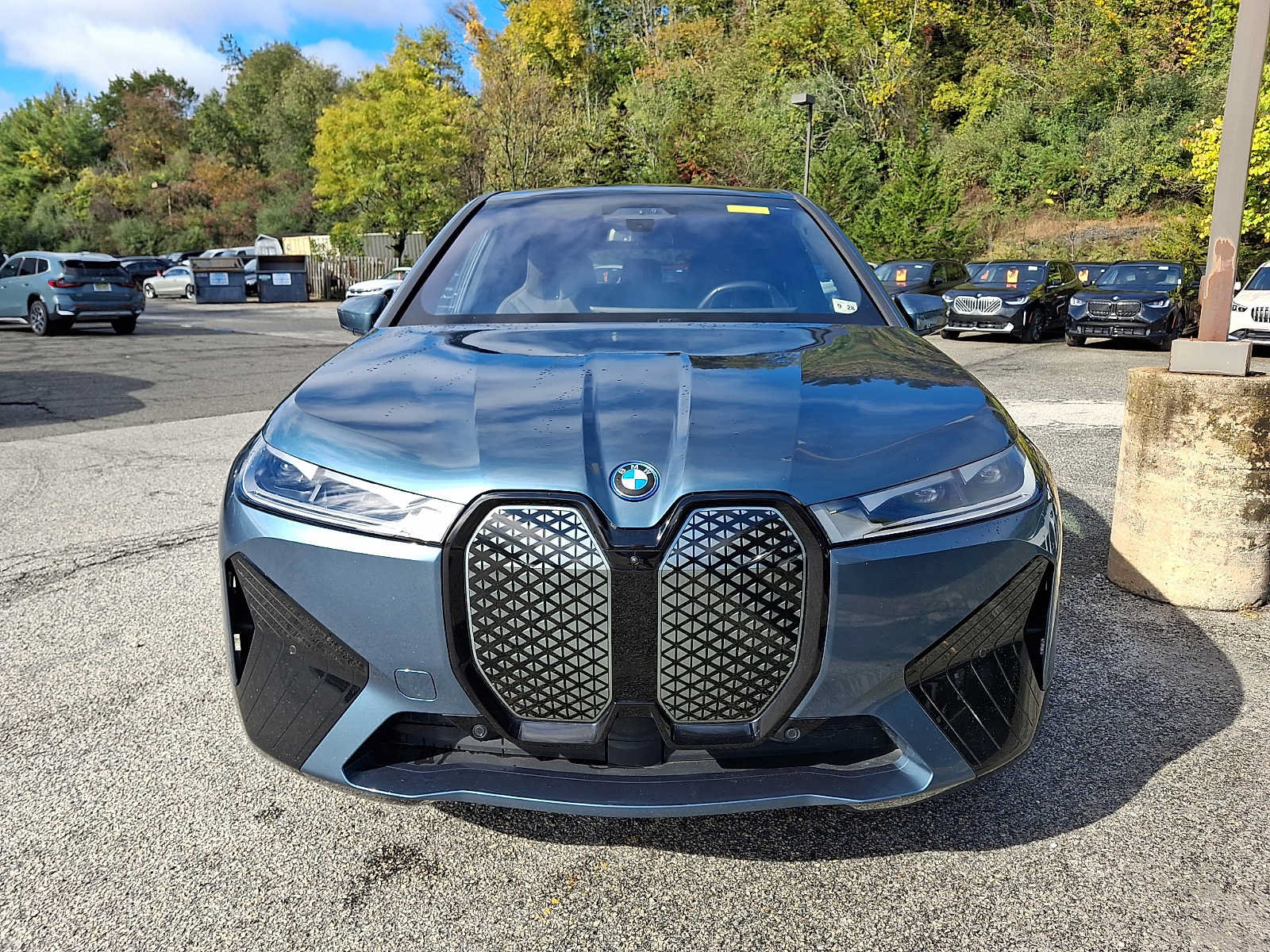 Used 2024 BMW iX xDrive50 w/ Sport Package AWD/4WD image 2