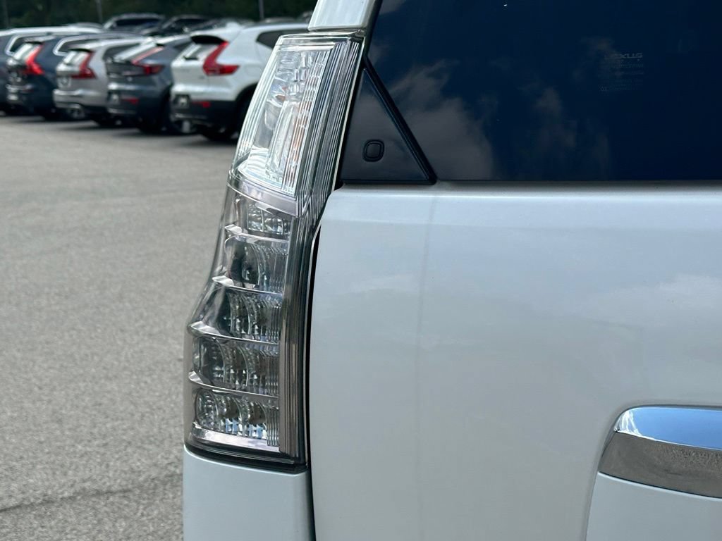 Used 2016 Lexus GX 460 w/ Premium Package AWD/4WD image 12