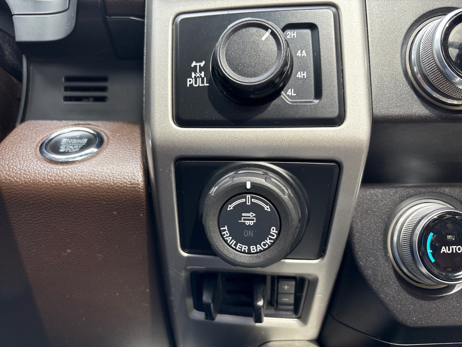 Used 2019 Ford F150 King Ranch w/ Equipment Group 601A Luxury AWD/4WD image 19