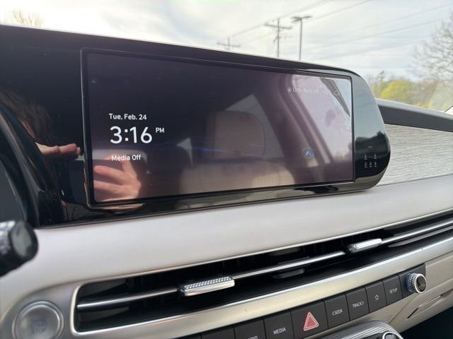 Used 2024 Hyundai Palisade Calligraphy image 16