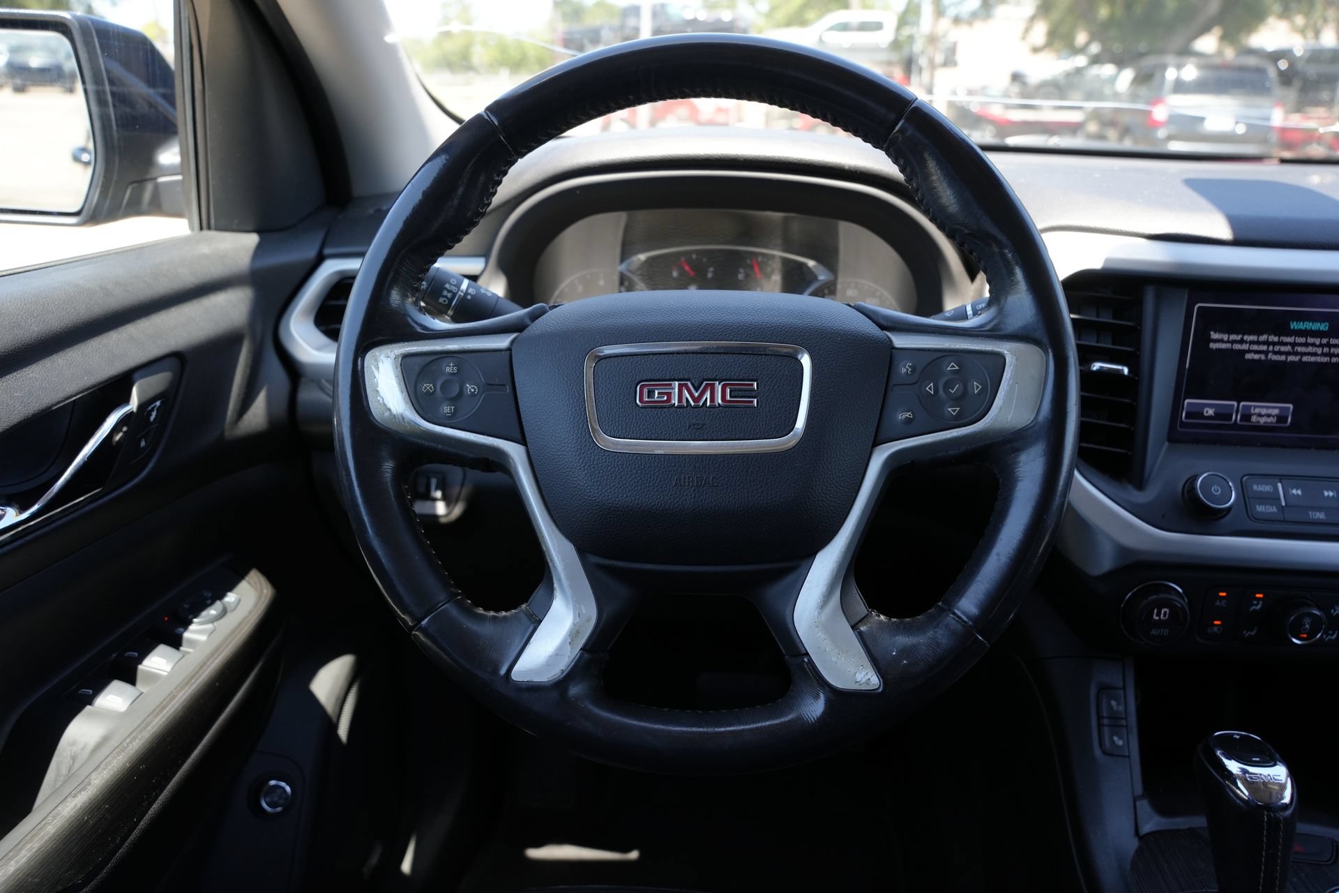 Used 2017 GMC Acadia SLT FWD image 8