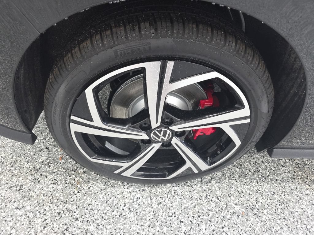 New 2026 Volkswagen GTI SE FWD image 14