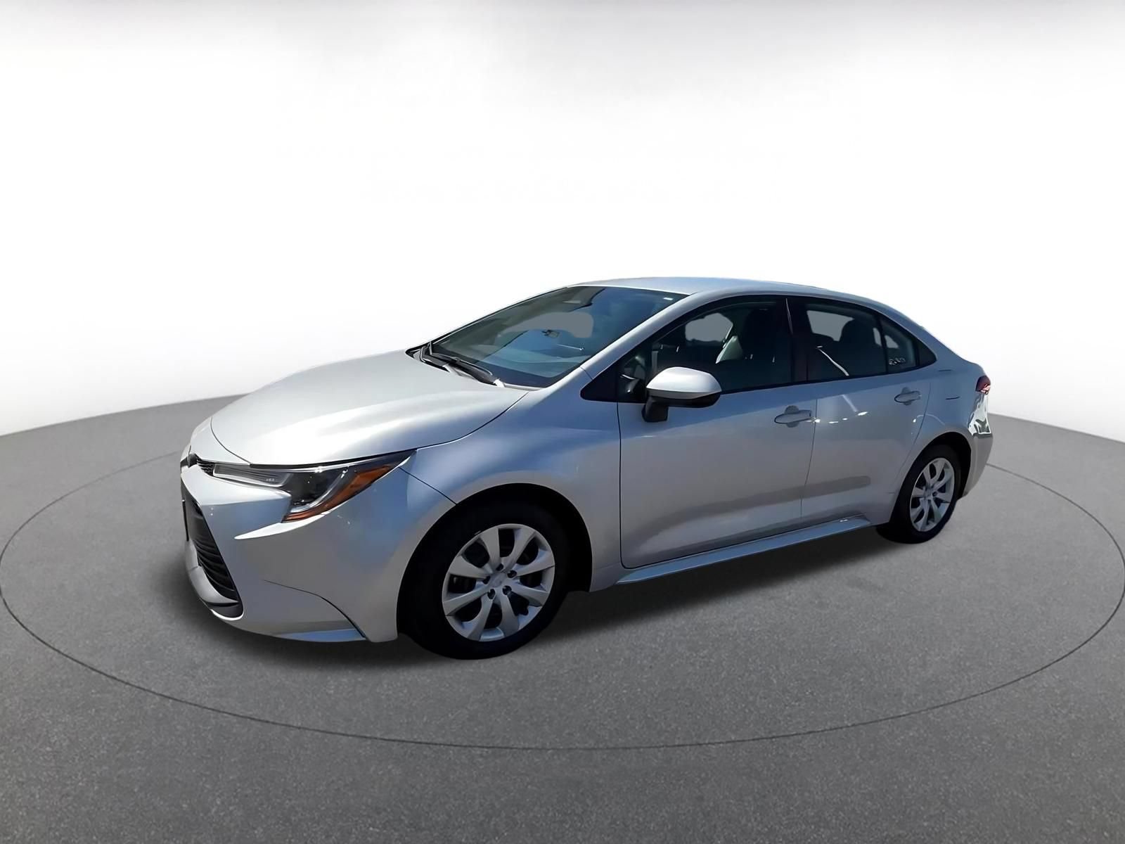 Used 2025 Toyota Corolla LE FWD image 8