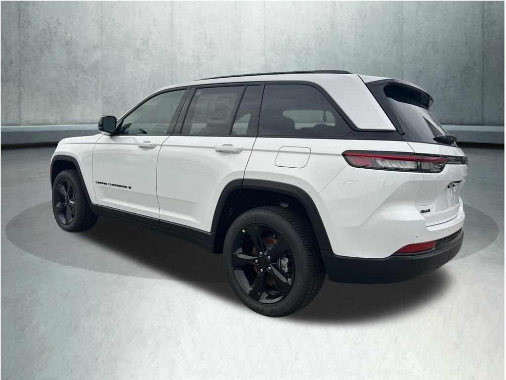 New 2025 Jeep Grand Cherokee Altitude AWD/4WD image 3