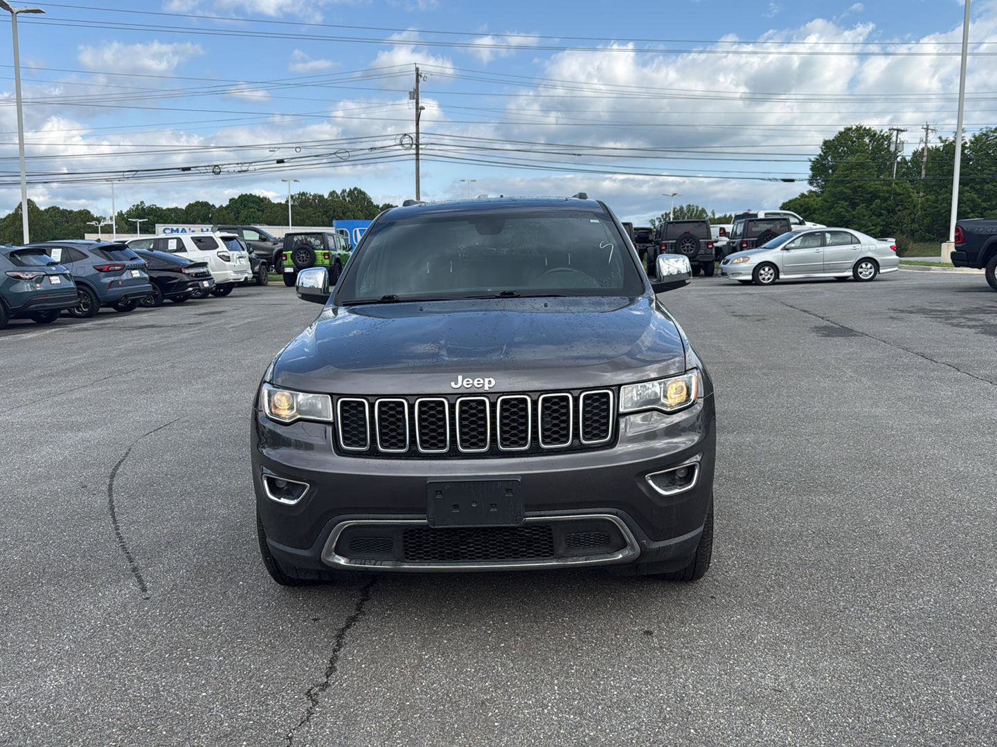 Used 2020 Jeep Grand Cherokee Limited AWD/4WD image 2
