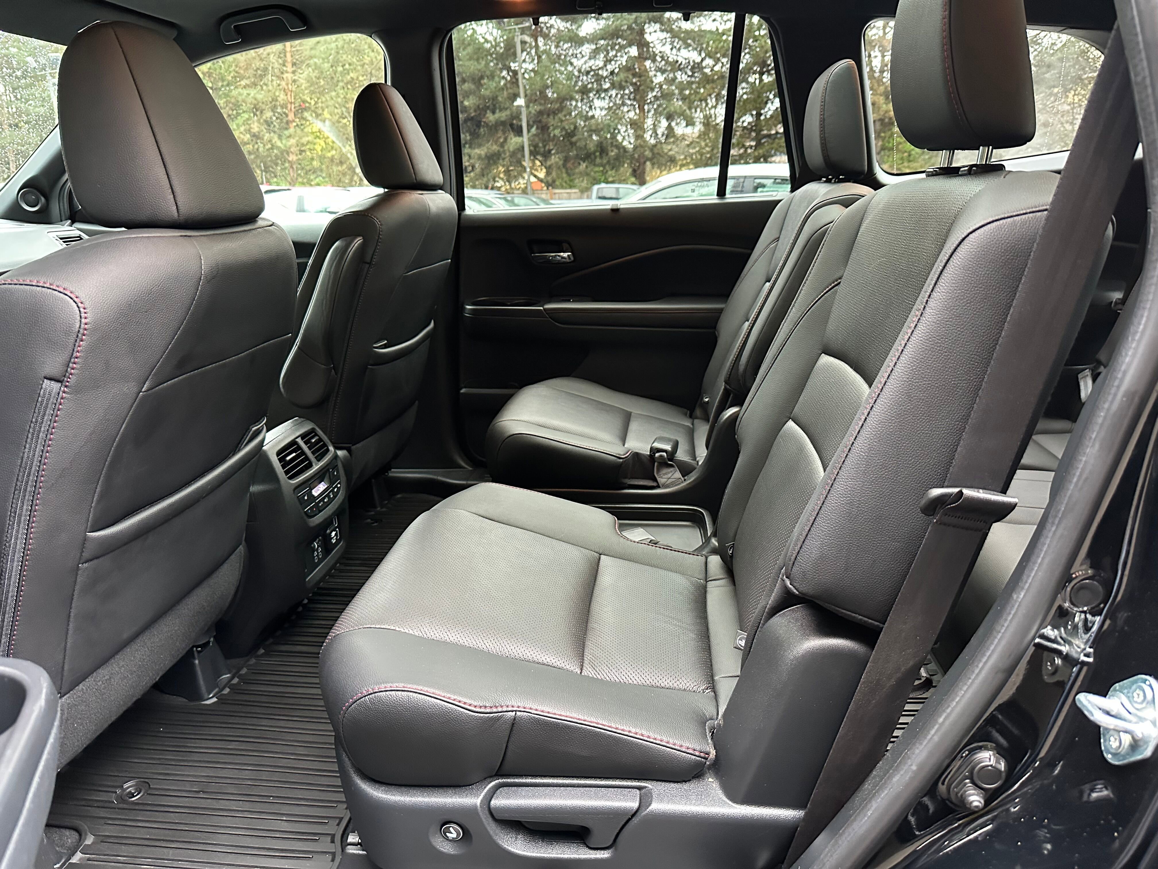 Used 2022 Honda Pilot Black Edition image 15