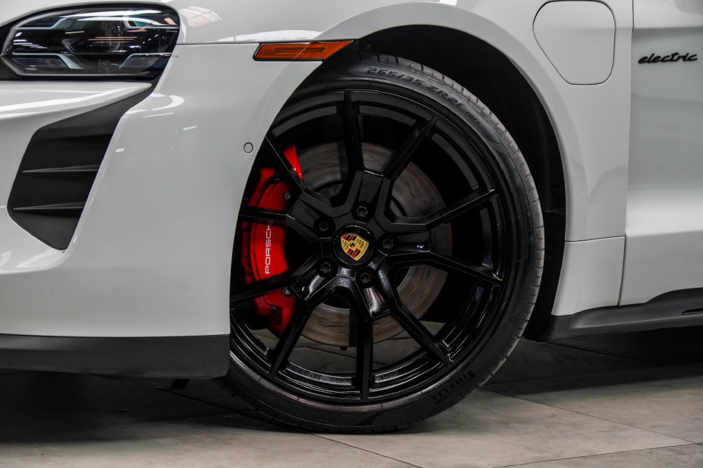 Used 2022 Porsche Taycan GTS AWD/4WD image 4