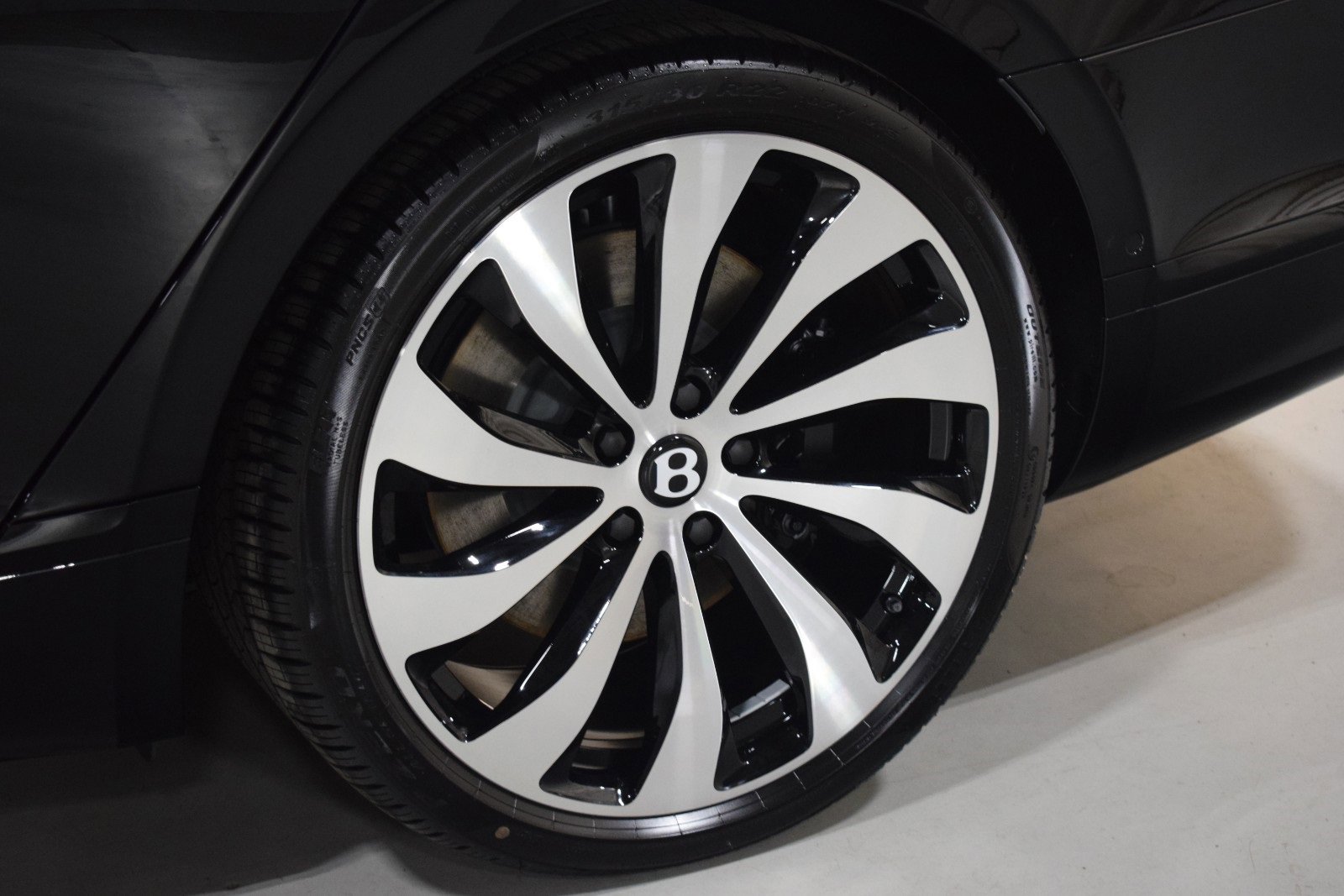 New 2026 Bentley Flying Spur Plug-In Hybrid image 18