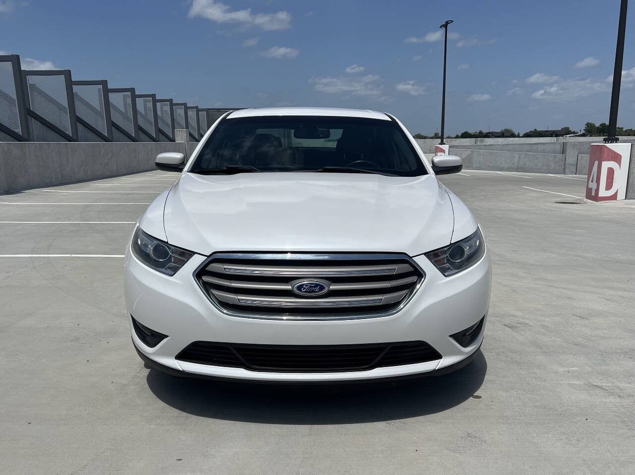 Used 2013 Ford Taurus SEL FWD image 3