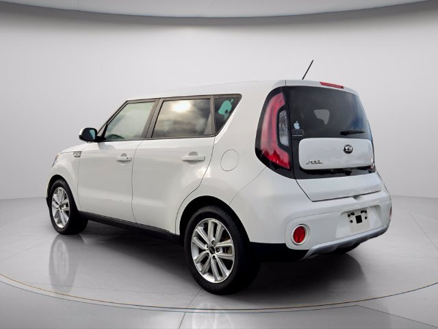 Used 2017 Kia Soul + FWD image 4