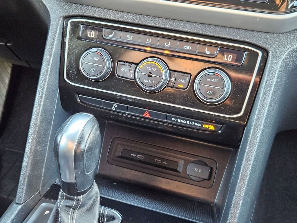 Used 2021 Volkswagen Atlas Cross Sport SEL image 21